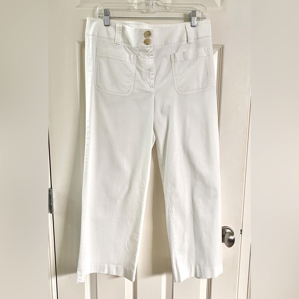 LOFT wide leg white pants with front pockets. Size-8